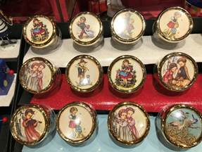 A picture containing indoor, displayed, decorated, several

Description automatically generated